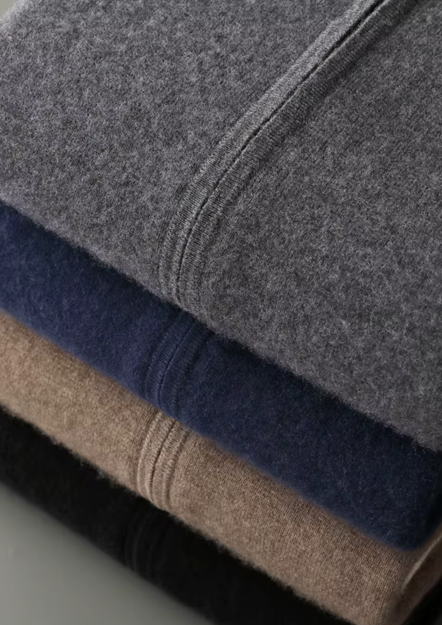 Conjunto Damien em Lã Merino Extrafina Pura Azul-Marinho