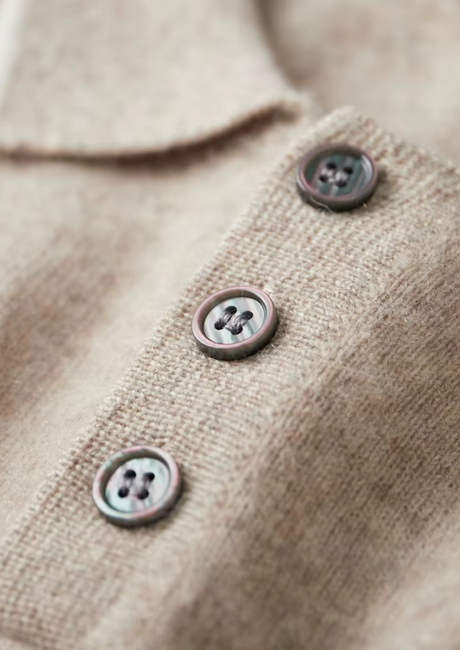 POLO BICOLOR COM BOTÕES EM CASHMERE PREMIUM