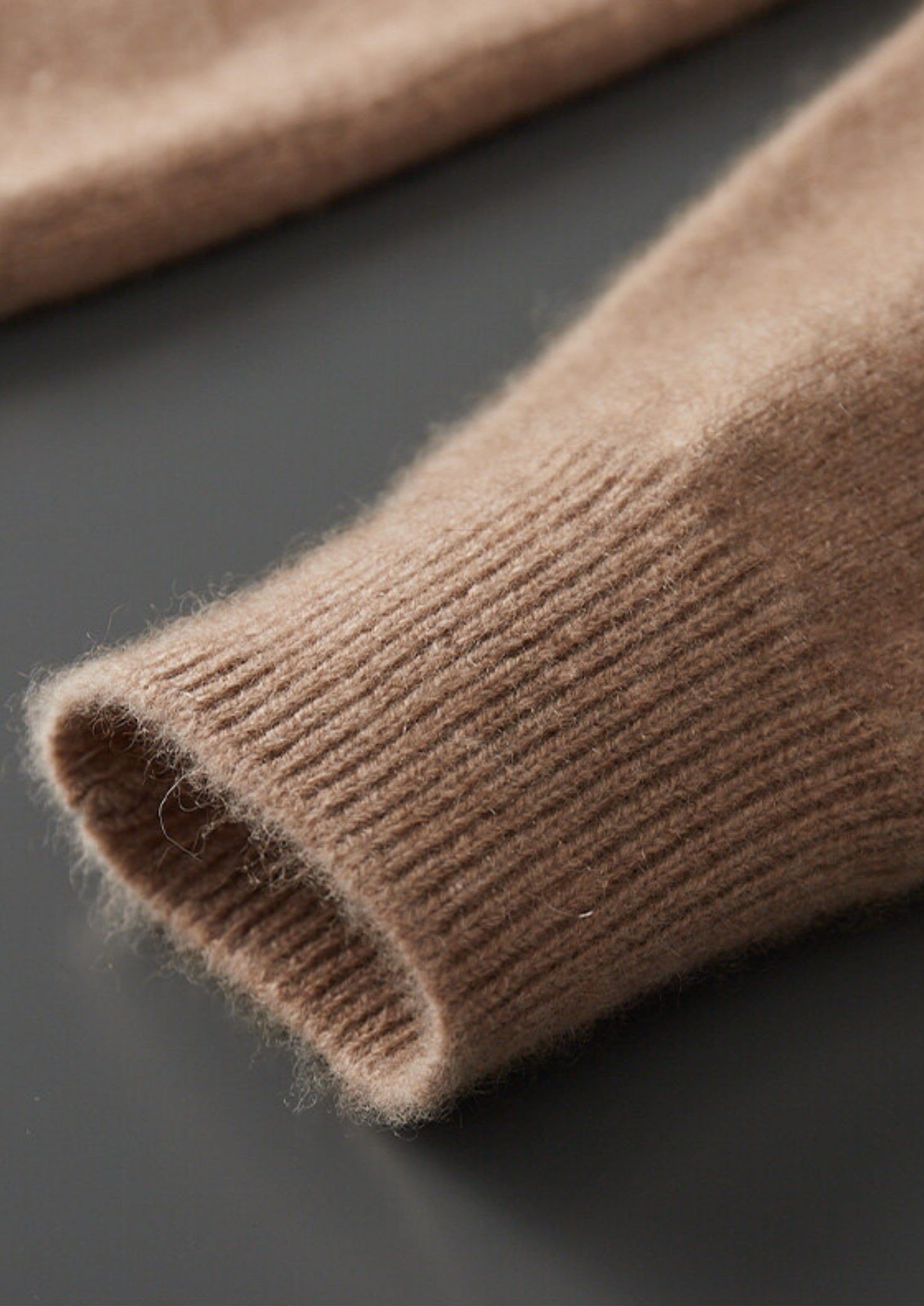 SUÉTER COM BOTÕES EM CASHMERE PURO BEGE