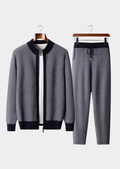 CONJUNTO HERRINGBONE EM LÃ MERINO PURA EXTRAFINA AZUL-MARINHO