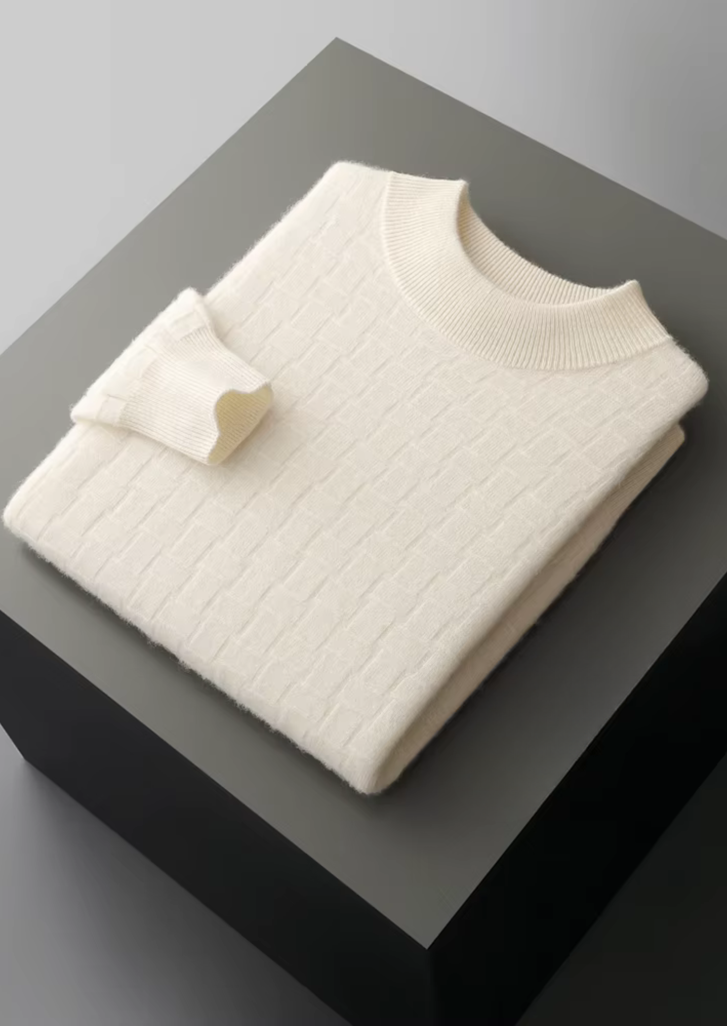 Suéter Gola Alta Texturizado em Lã Merino Extrafina