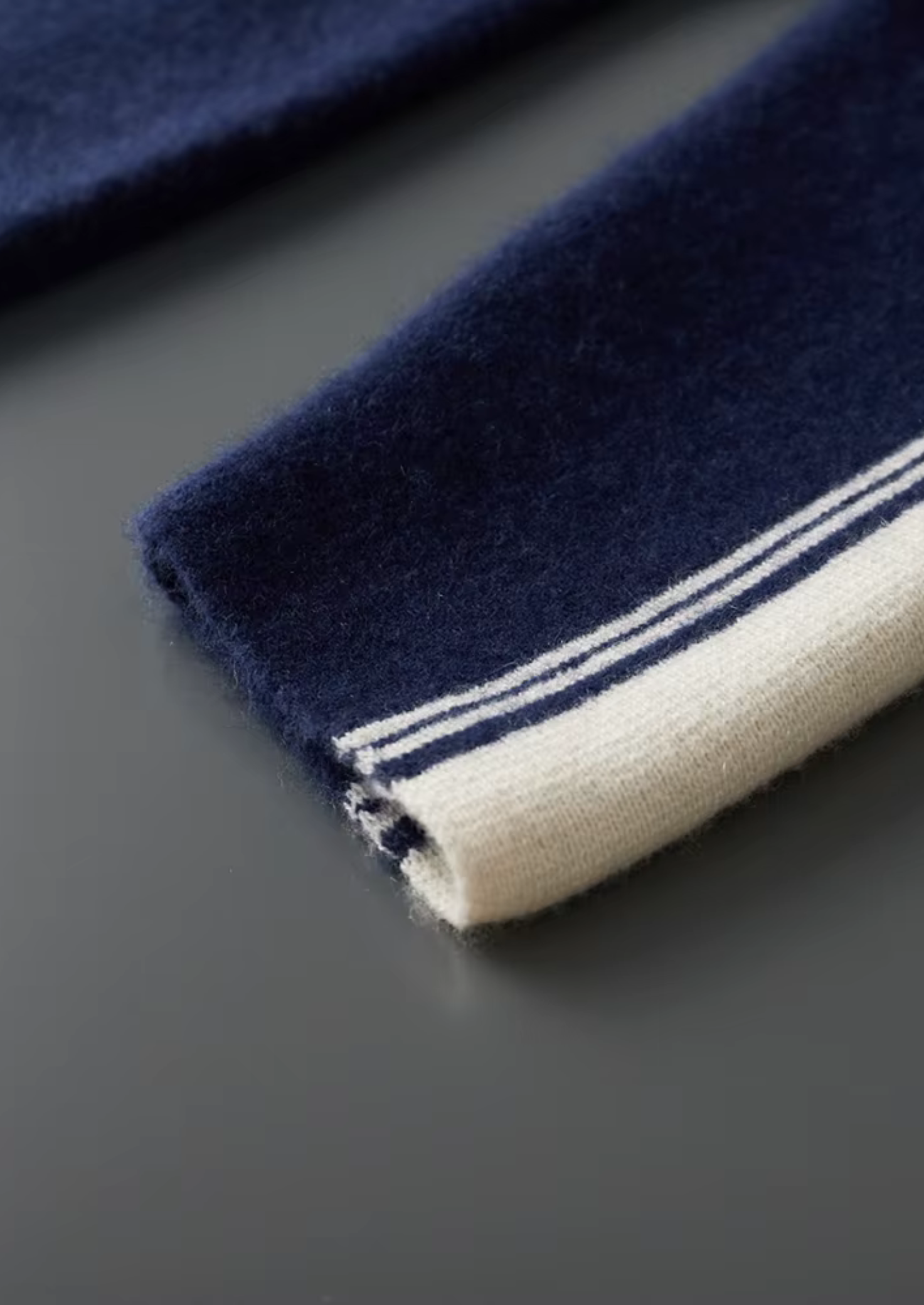 Conjunto Damien em Lã Merino Extrafina Pura Azul-Marinho
