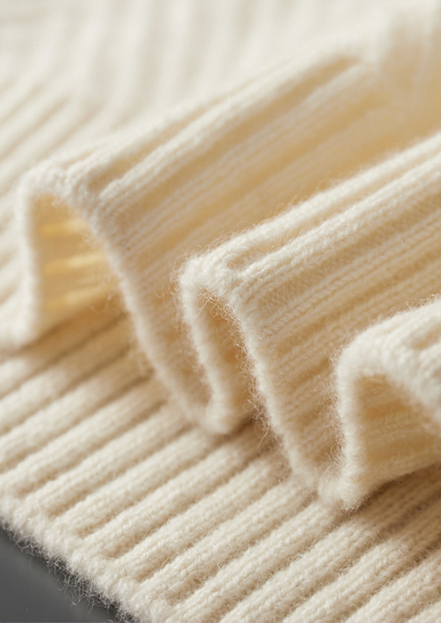 Suéter Gola Careca Cashmere Puro Espinha-de-Peixe Marfim