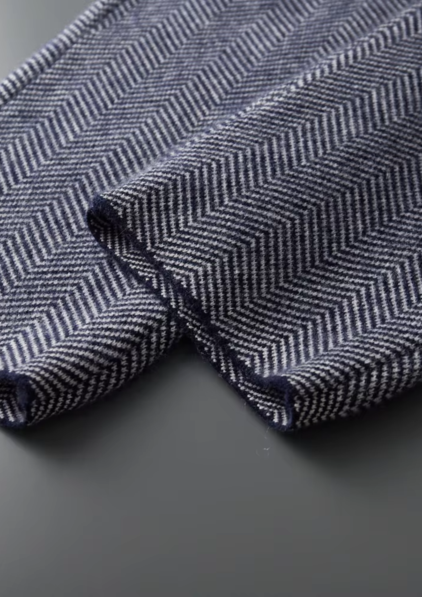 CONJUNTO HERRINGBONE EM LÃ MERINO PURA EXTRAFINA AZUL-MARINHO