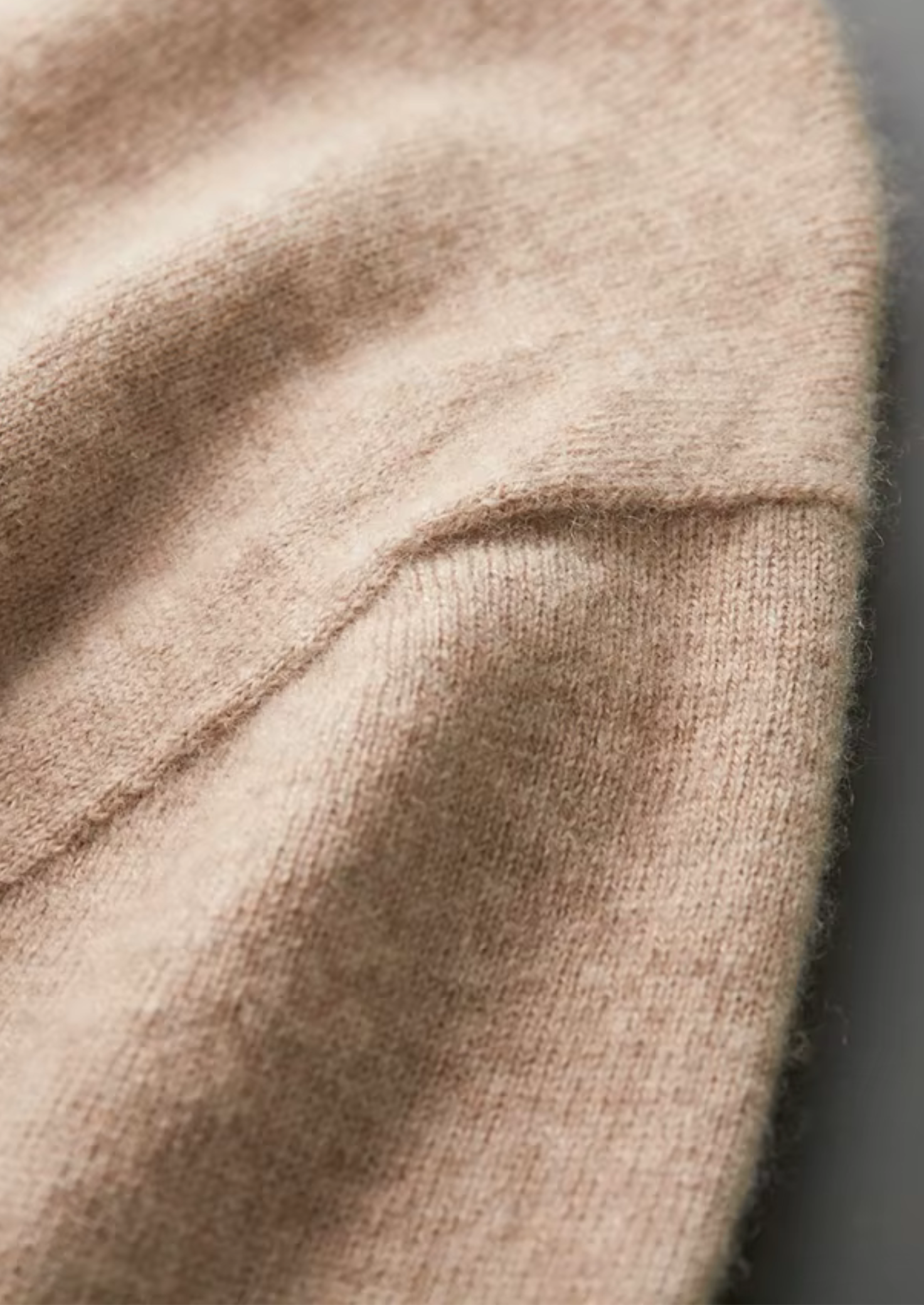 Camiseta Gola Redonda Clássica em Cashmere Premium