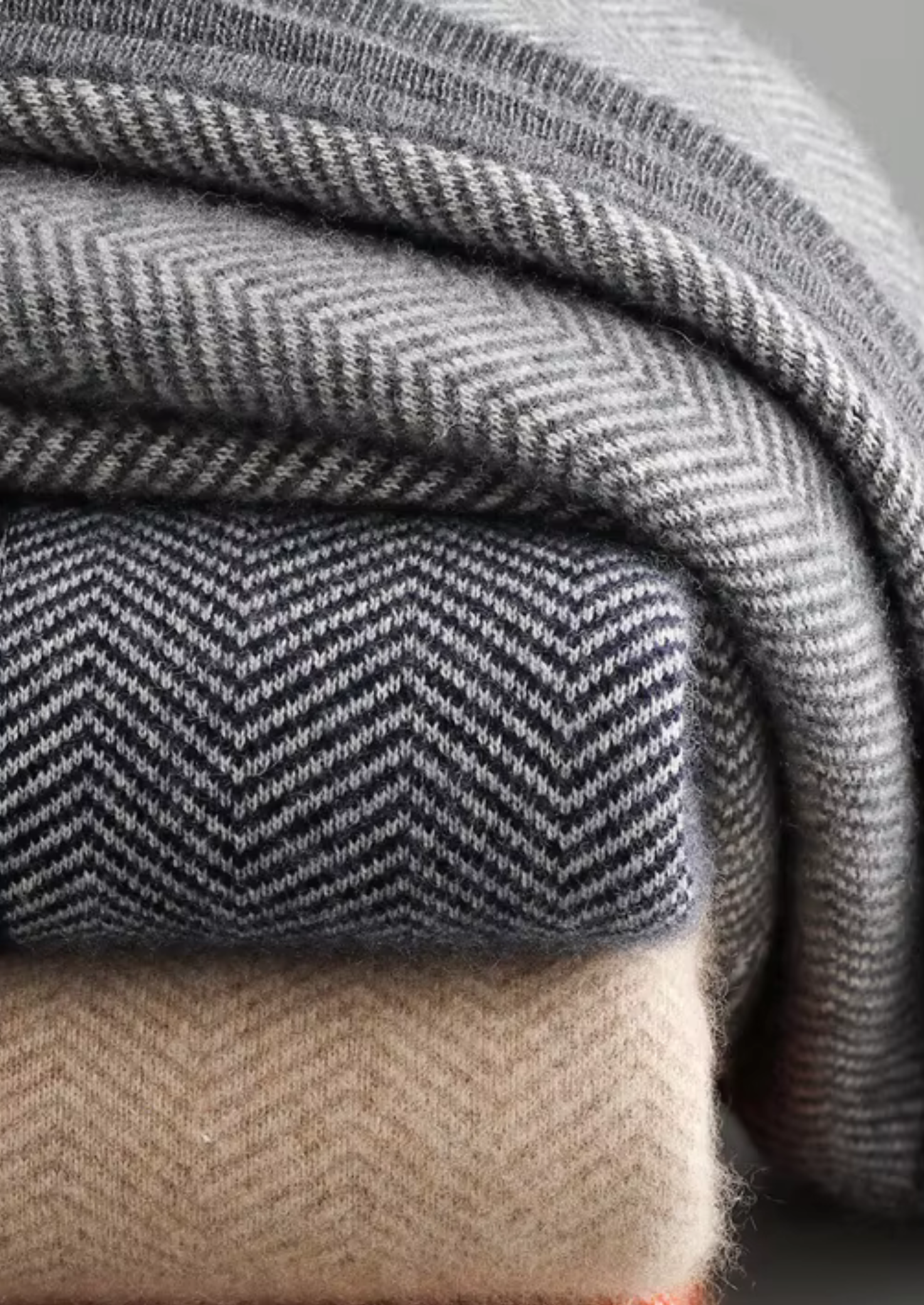 Conjunto Herringbone Cinza em Lã Merino Extrafina Pura