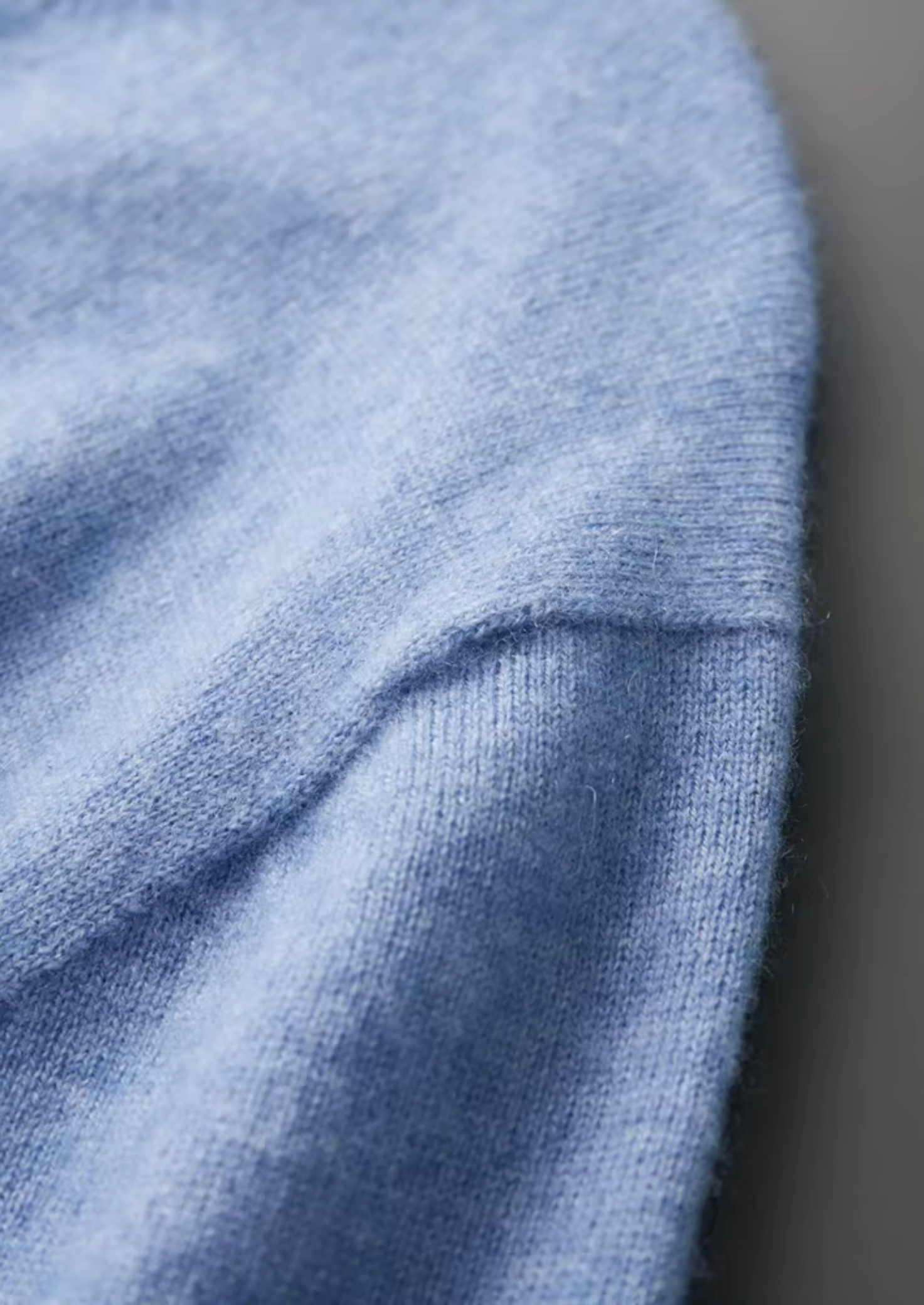 Camiseta Gola Redonda Clássica em Cashmere Premium