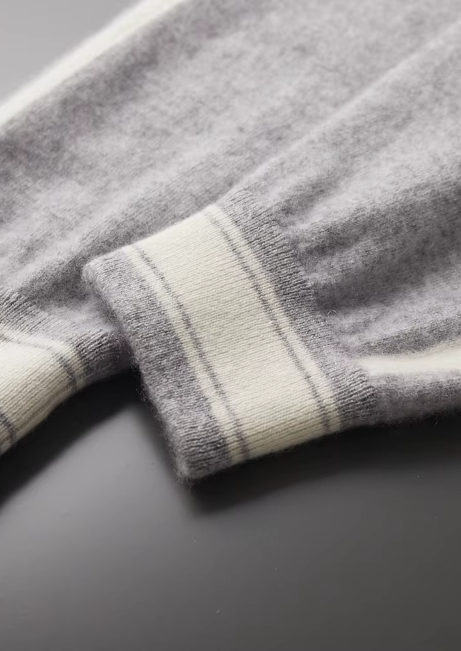 Conjunto Vienna Leisure Cinza Claro em Cashmere Premium