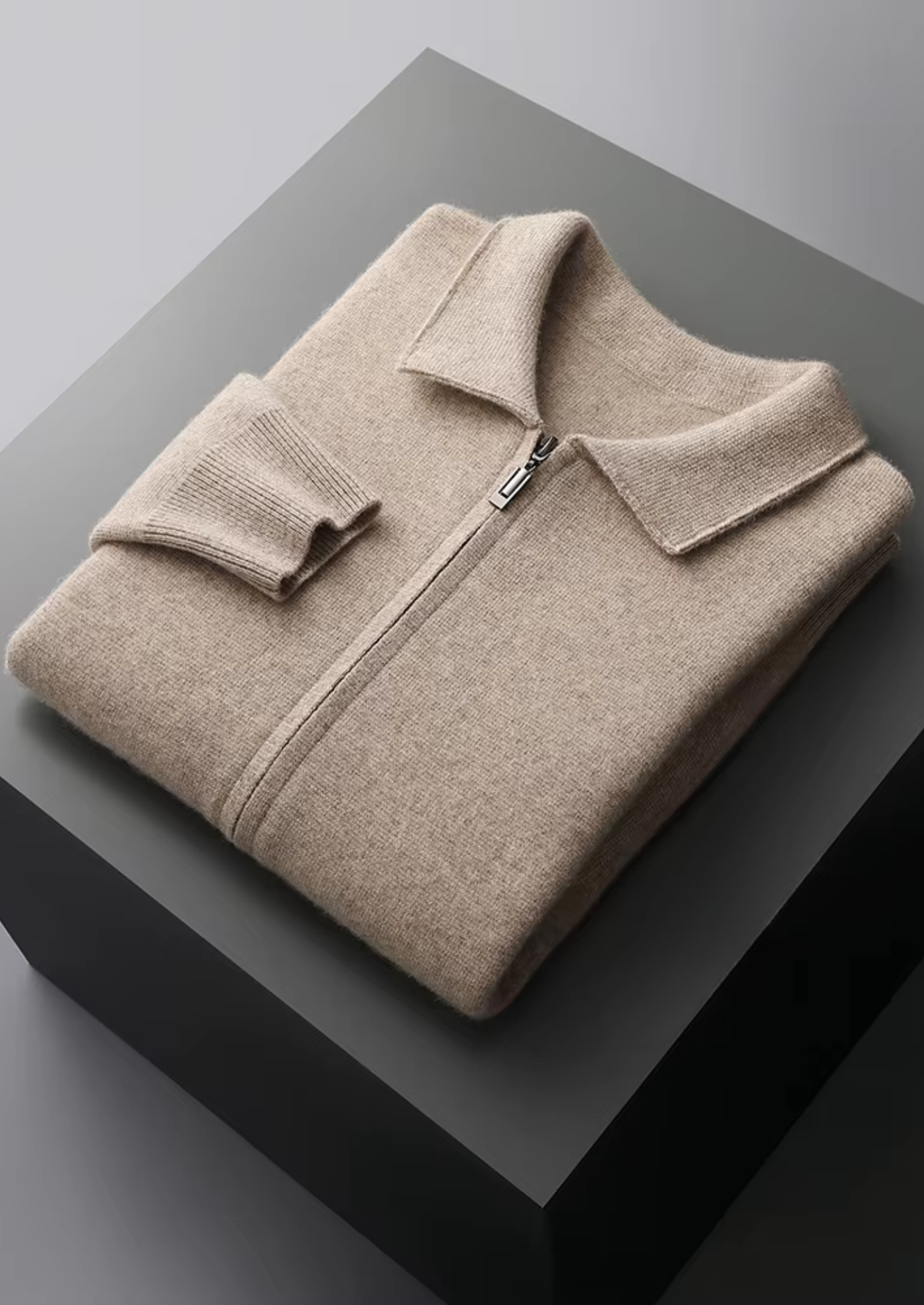 Cardigan Polo com Zíper em Lã Merino Extrafina Pura
