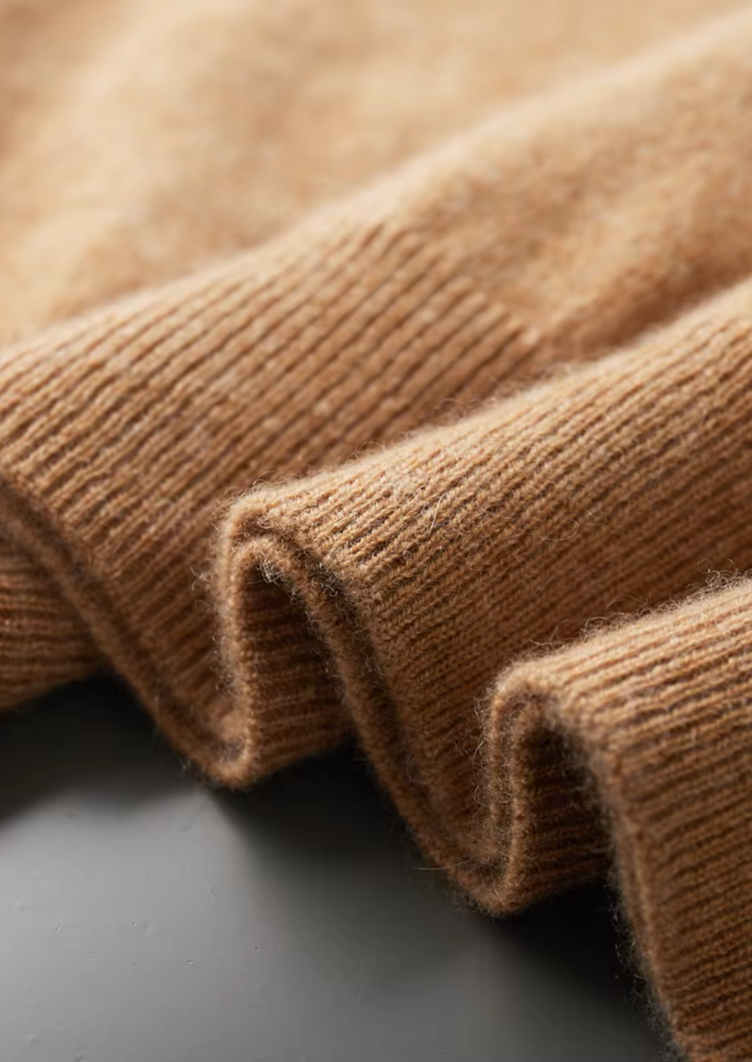 Camiseta Gola Alta em Cashmere Premium