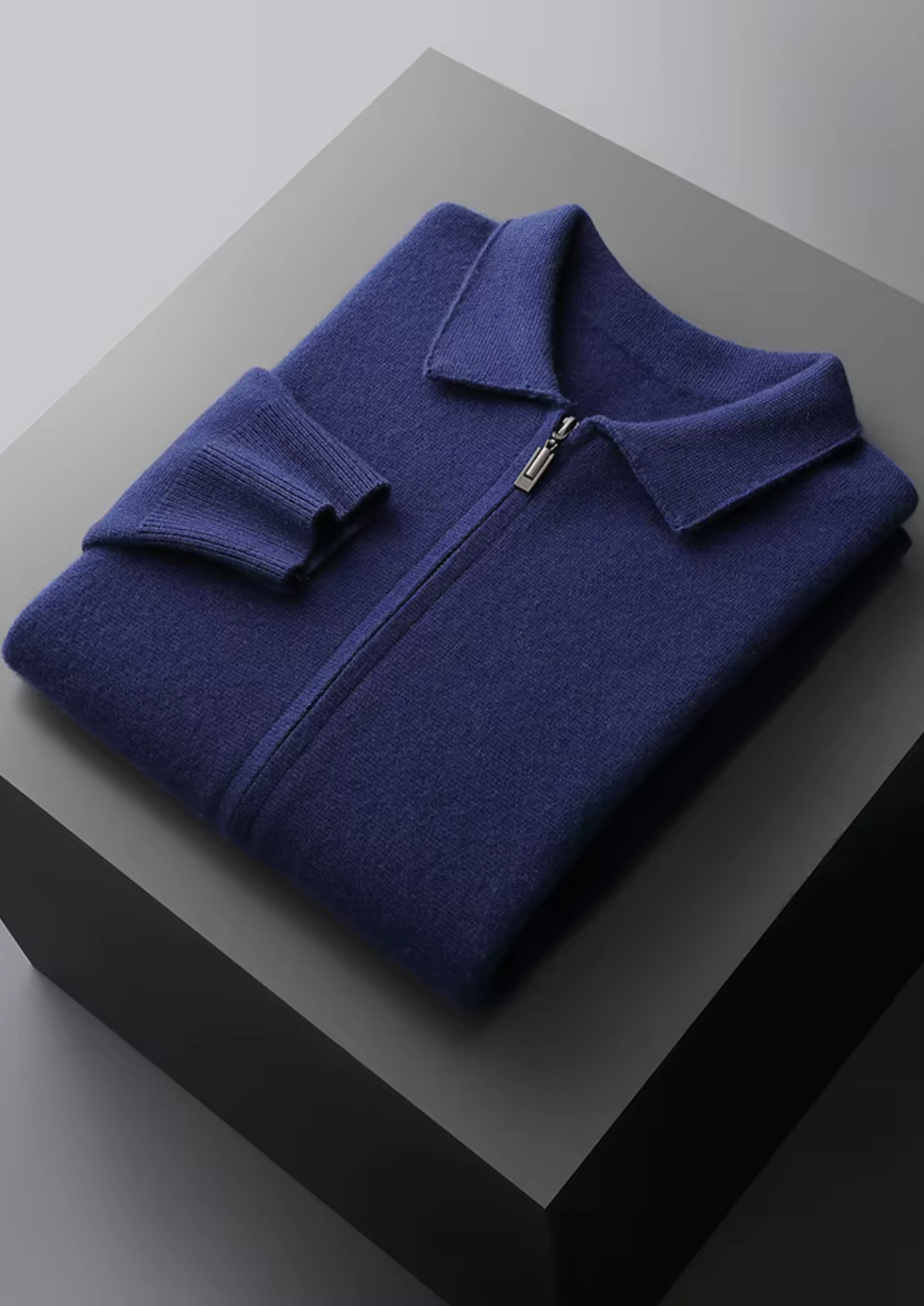 Cardigan Polo com Zíper em Lã Merino Extrafina Pura
