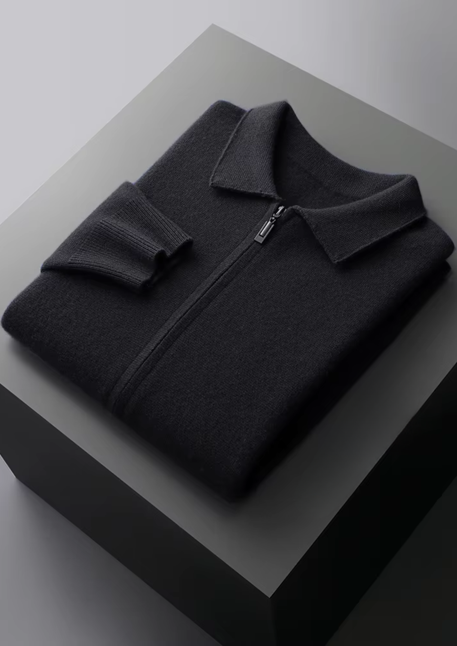 Cardigan Polo com Zíper em Lã Merino Extrafina Pura