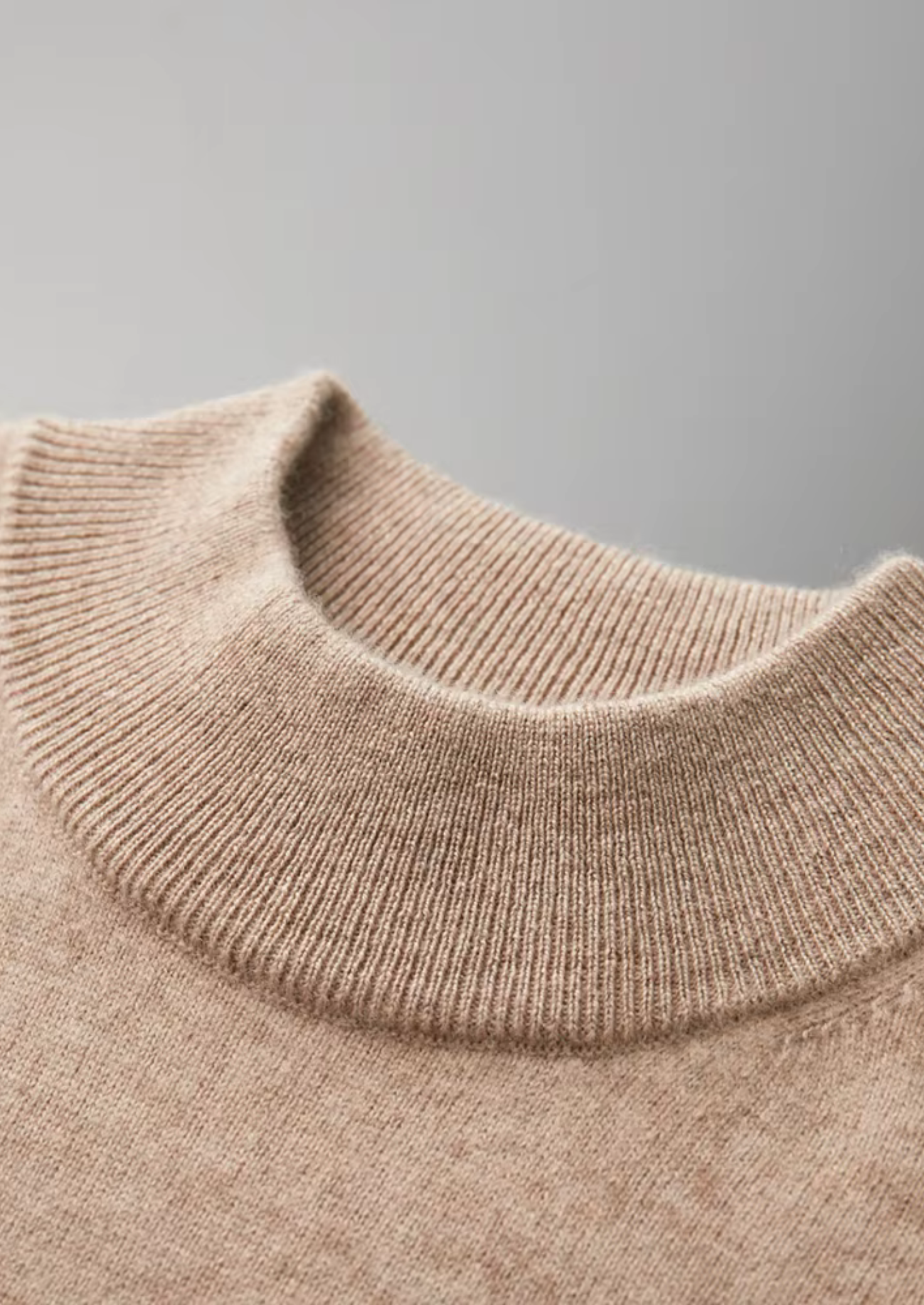 Camiseta Gola Alta em Cashmere Premium