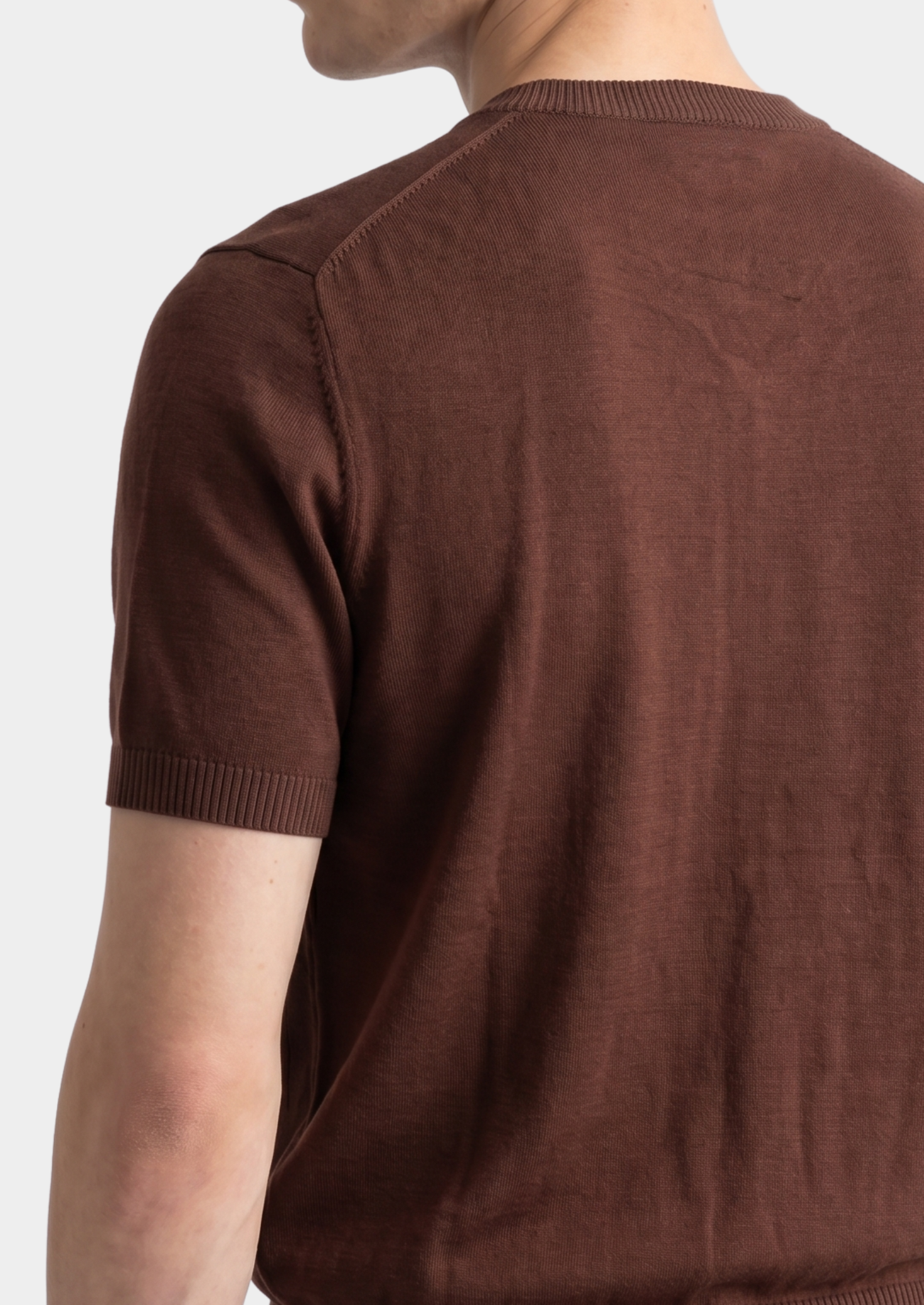 Camiseta Essencial Café de Tricô Gola Careca