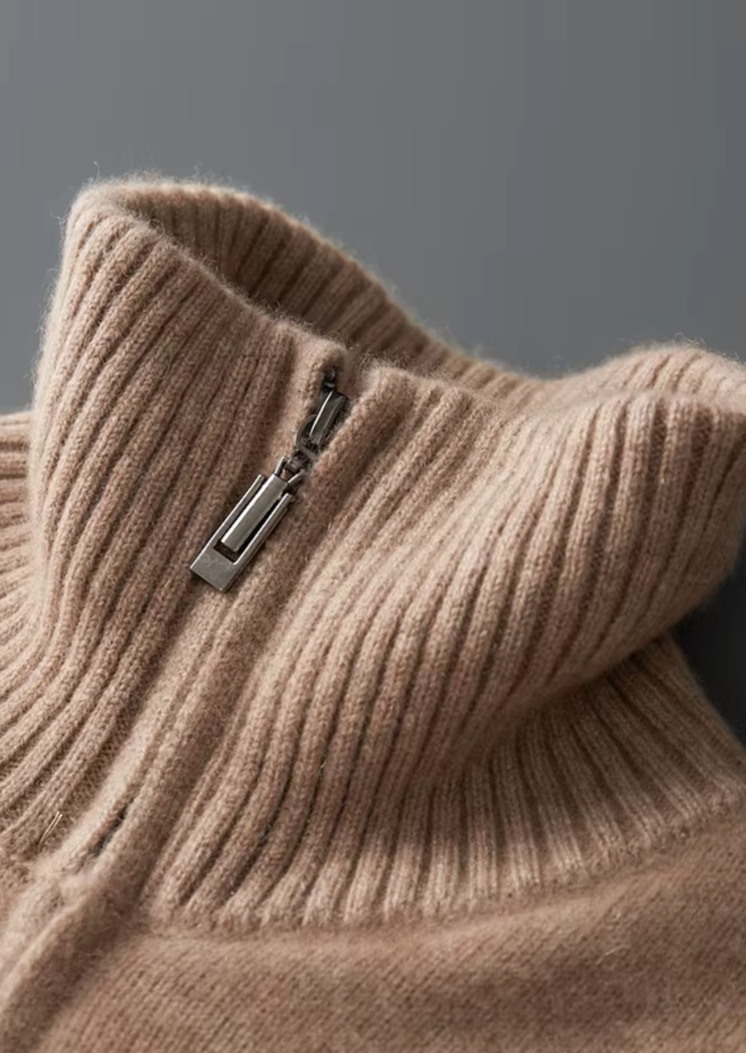CARDIGAN GOLA FUNIL EM CASHMERE PURO BEGE