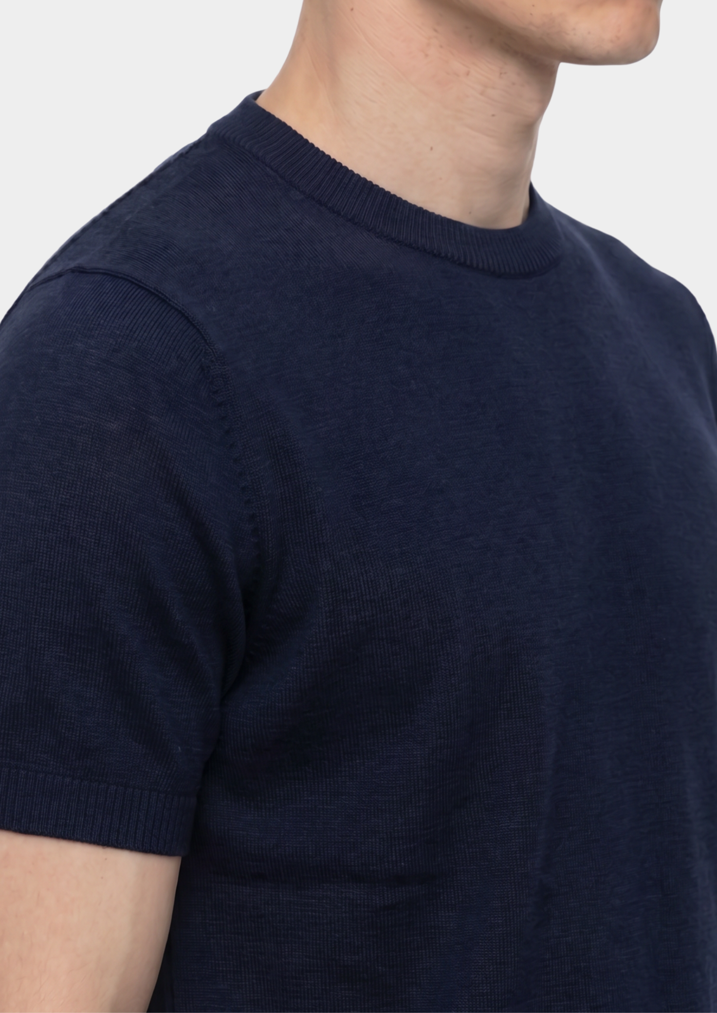 Camiseta Essencial Azul Marinho de Tricô Gola Careca