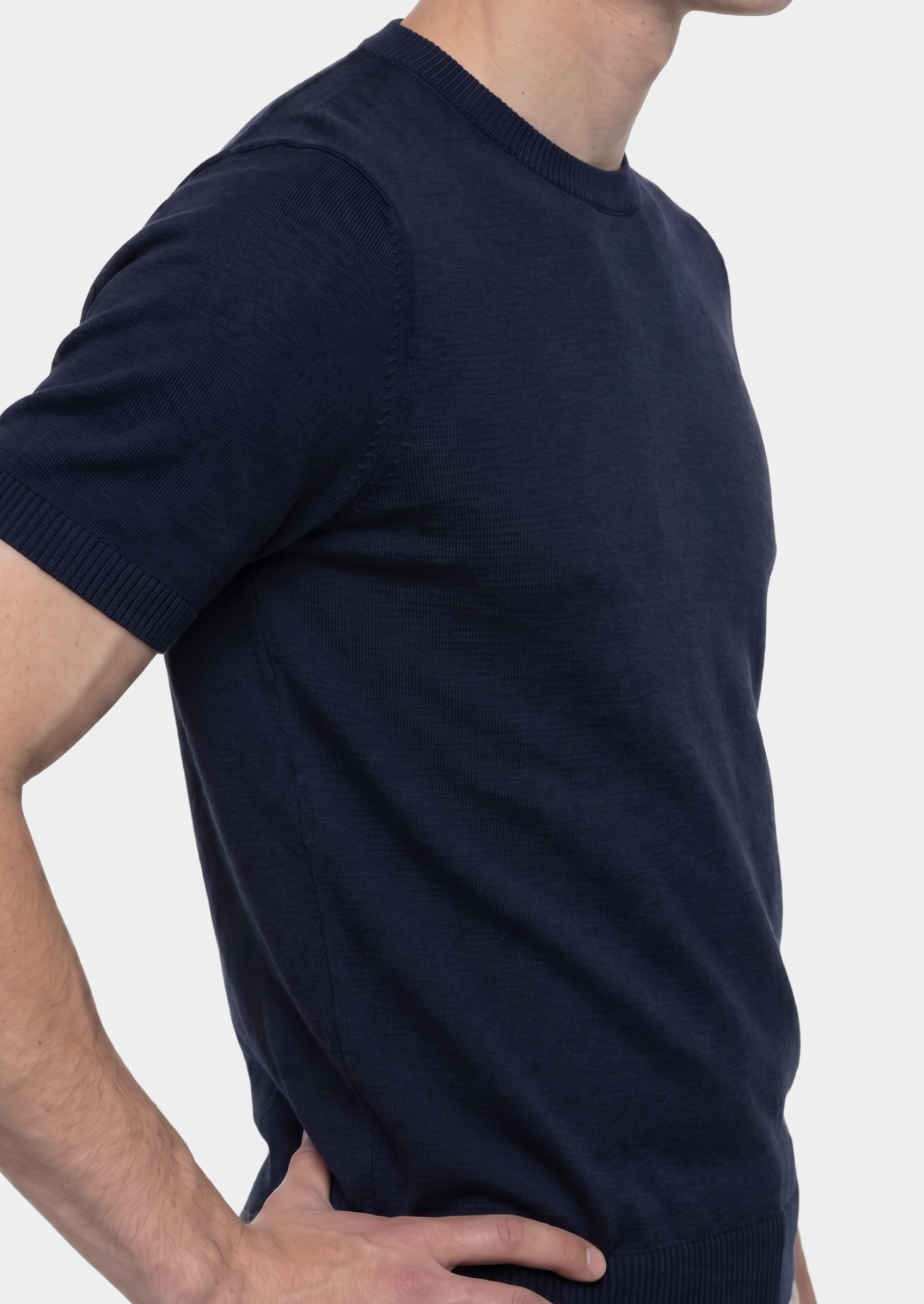 Camiseta Essencial Azul Marinho de Tricô Gola Careca